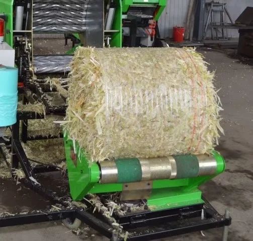 Máquina de la prensa de la hierba de la embaladora de la bala del paquete del ensilaje de la paja del trigo del heno de la película de estiramiento con precio de fábrica