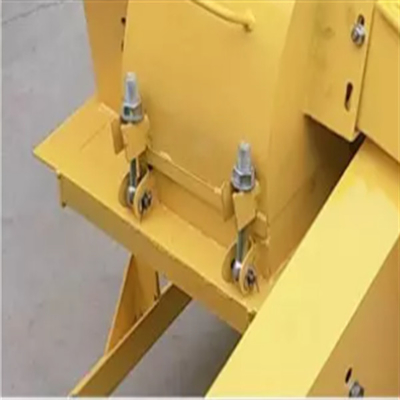 Pulverizador de madera automático lleno 400m m Dia Disc de la máquina del serrín de 600kg/H 11kw
