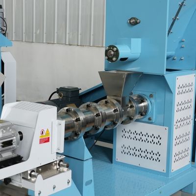 Máquina flotante del granulador de la alimentación de la máquina de la comida de pescados de las aves de corral autos del control 380V pequeña