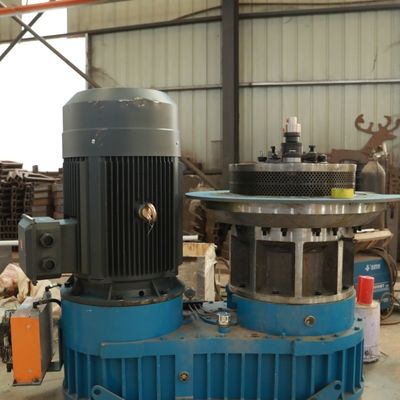 La madera del dado del plano granula el ahorro de la energía de la máquina 1100kg/H 800kg/H a prueba de herrumbre