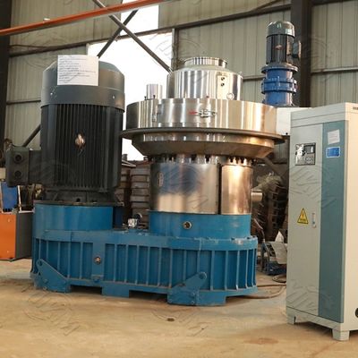 Pelotilla plástica del combustible biológico del bagazo de la alfalfa que hace la máquina 5000kg/H 2m m