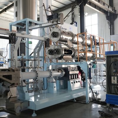 la cadena de producción seca de alimento para animales de 120kg/H 22KW perro trata el extrusor 3m m