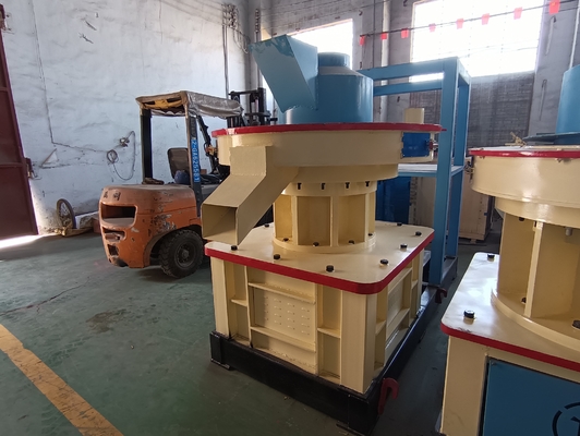 Máquina de madera de la pelotilla del arroz de la máquina de Ring Die Type Wood Pellet de la cáscara de la pelotilla de la máquina vertical de la prensa