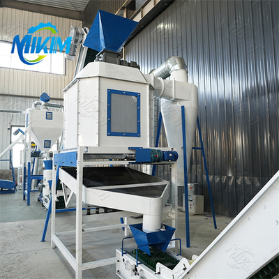 La línea de producción de pellets para piensos para patos cuenta con tecnología inteligente y un funcionamiento sencillo, por lo que es adecuada para granjas y fábricas de piensos de todos los tamaños.